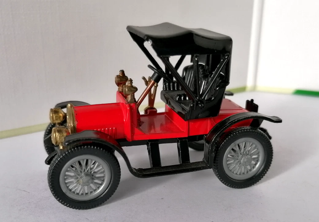 Ziss OPEL Model 908 “Doctor’s Car” – Vintage Diecast Model (Germany)