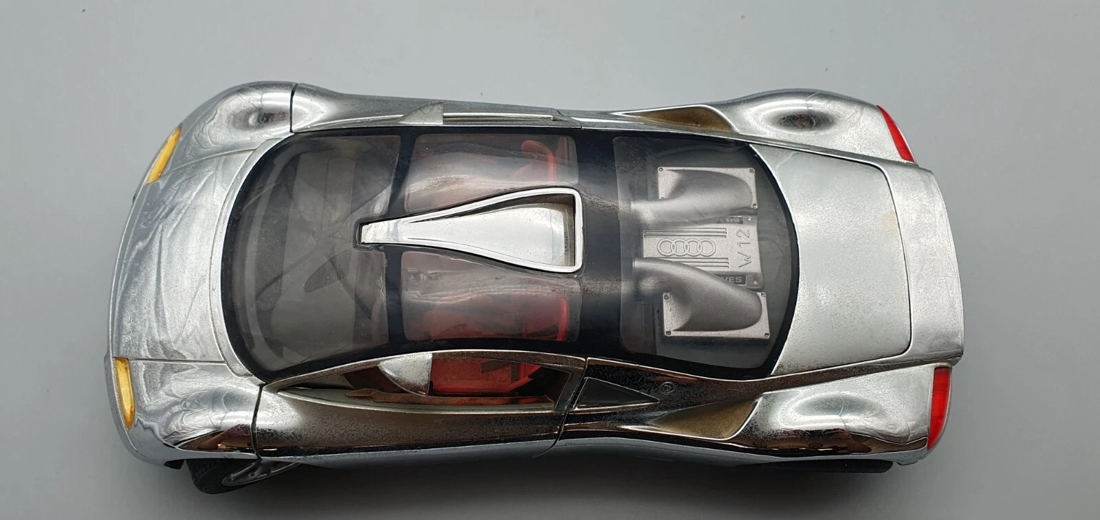 Revell Audi Avus Quattro 1:18 – Kromirani Kolekcionarski Model, Odlično Očuvan