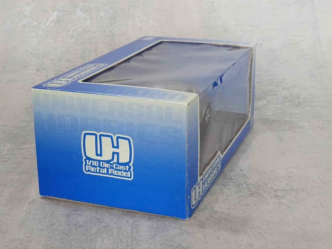 Porsche 911 Carrera LS 2.4L (1973) – Universal Hobbies 1:18 – BOXED