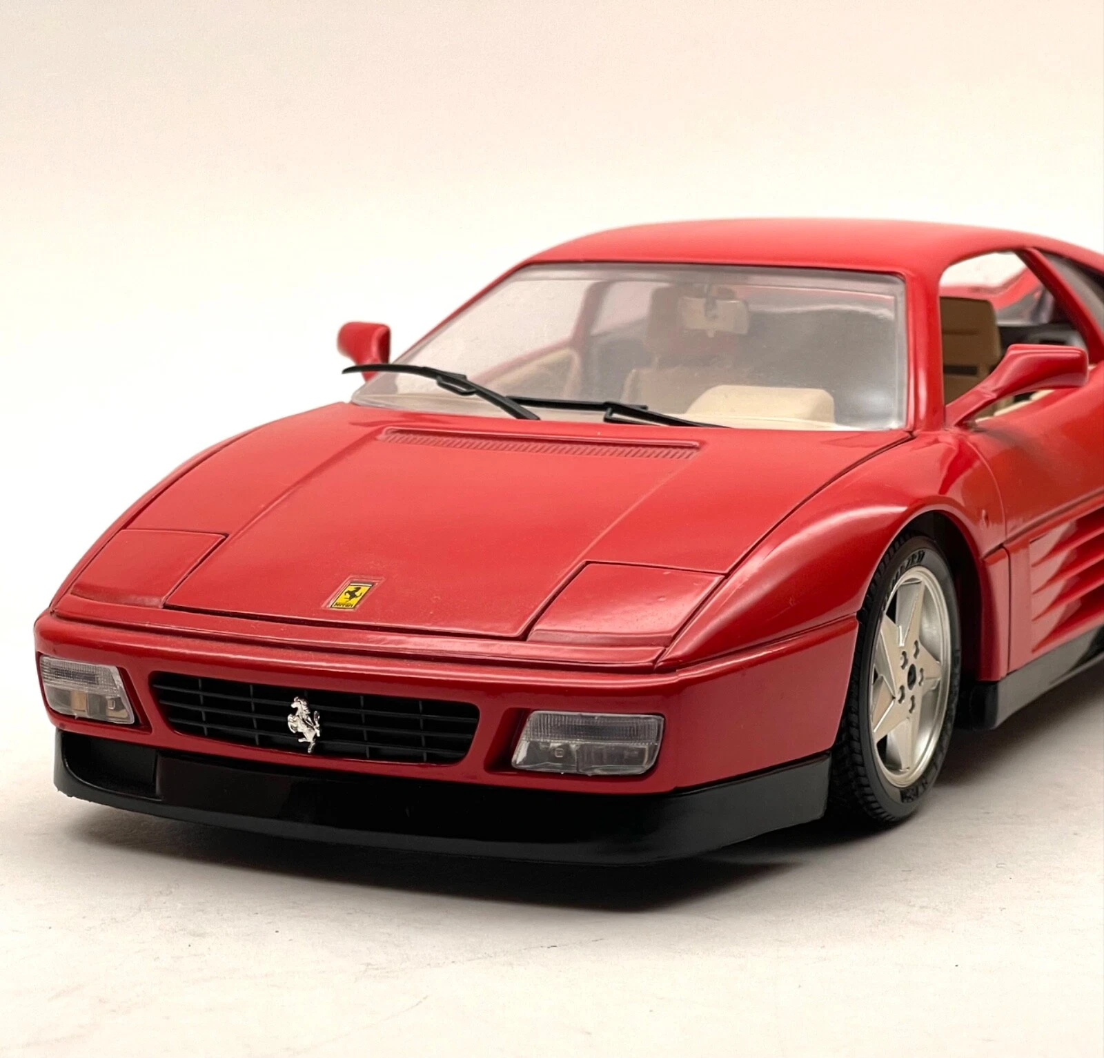 Bburago Ferrari 348 tb sports car 1989 in red from collection 118 No.02
