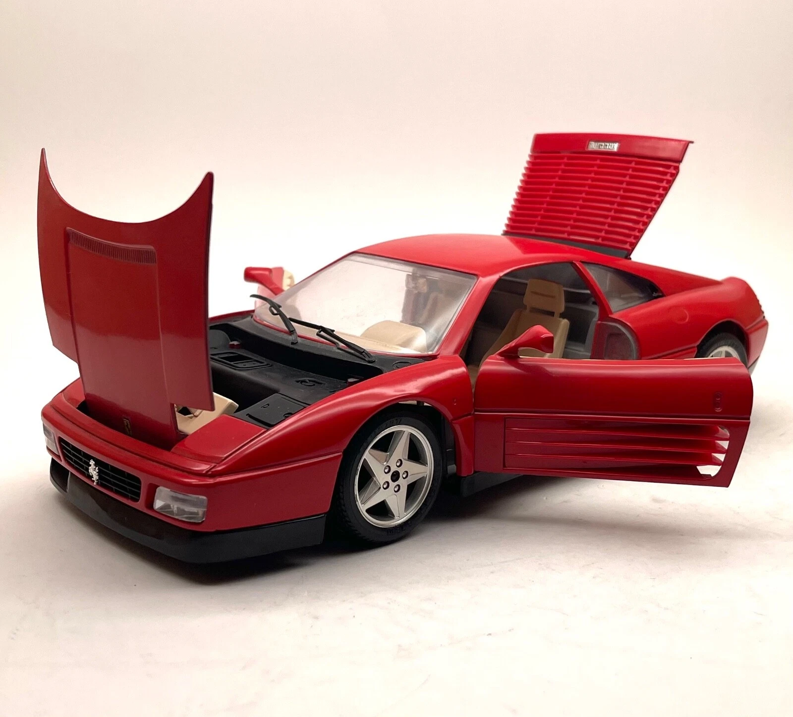 Bburago Ferrari 348 tb sports car 1989 in red from collection 118 No.02